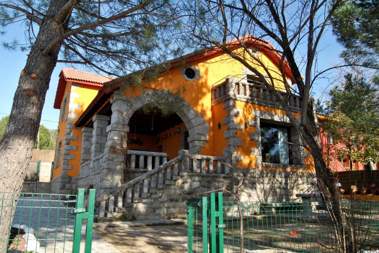 Casa Rural Mansion Adela Con Piscina Y Jacuzzi Collado Mediano Exterior photo